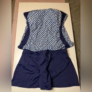 Lands End Navy and White Floral 2 Piece with Swim Skirt Size 18 GUC